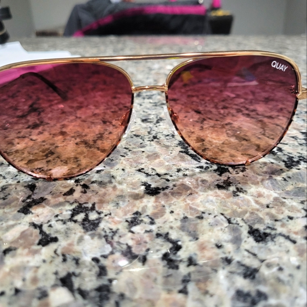 Quay Australia High Key two tone sunglasses